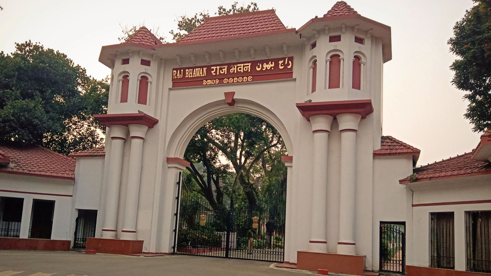 झारखंड के डिग्री कॉलेज इंटर में ले रहे एडमिशन, नहीं मान रहे राज्यपाल का आदेश