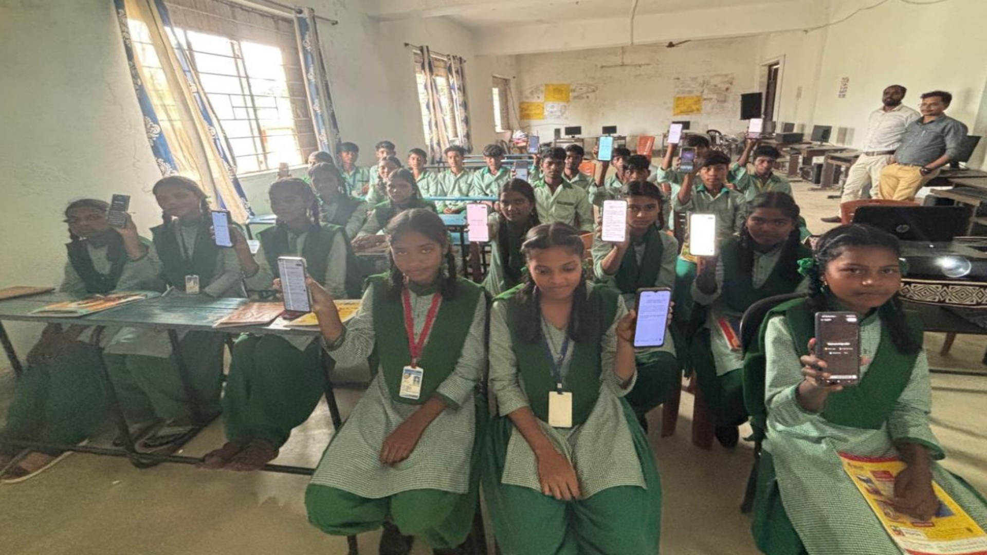 गुमला झारखंड का पहला जिला बना जहां के सरकारी स्कूल के बच्चे कर रहे AI का इस्तेमाल