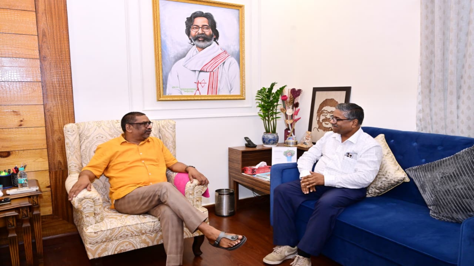 मुख्यमंत्री हेमंत सोरेन से मिले IIIT रांची निदेशक, संस्थान की गतिविधियों की दी जानकारी