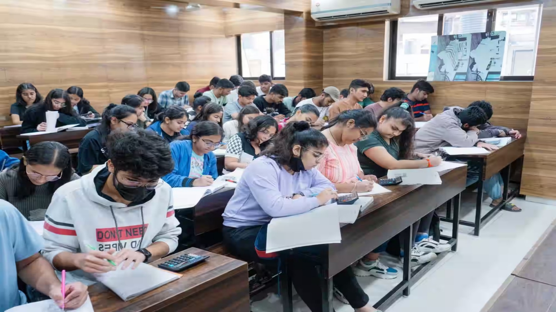 झारखंड में चार में से एक बच्चा ले रहा प्राइवेट कोचिंग, शहर में रहने वाला छात्र हर साल खर्च कर रहा 4,484 रुपये