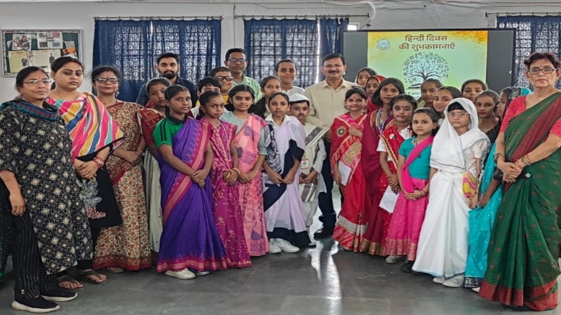 एसआर डीएवी पुंदाग में मना हिंदी, प्राचार्य बोले- हिंदी आज विश्व की चौथी सबसे अधिक बोली जाने वाली भाषा