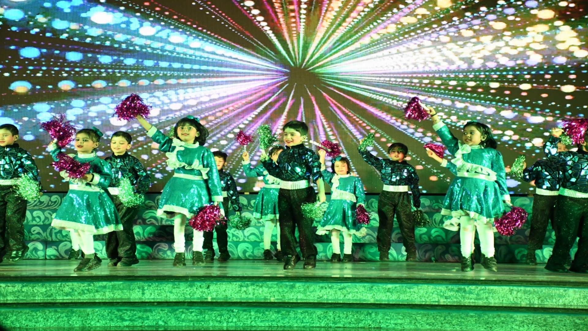 डीपीएस रांची में वार्षिक समारोह सह ओरिएंटेशन, ‘मैजिकल बबल्स’ थीम पर नन्हे बच्चों की प्रतिभा का प्रदर्शन